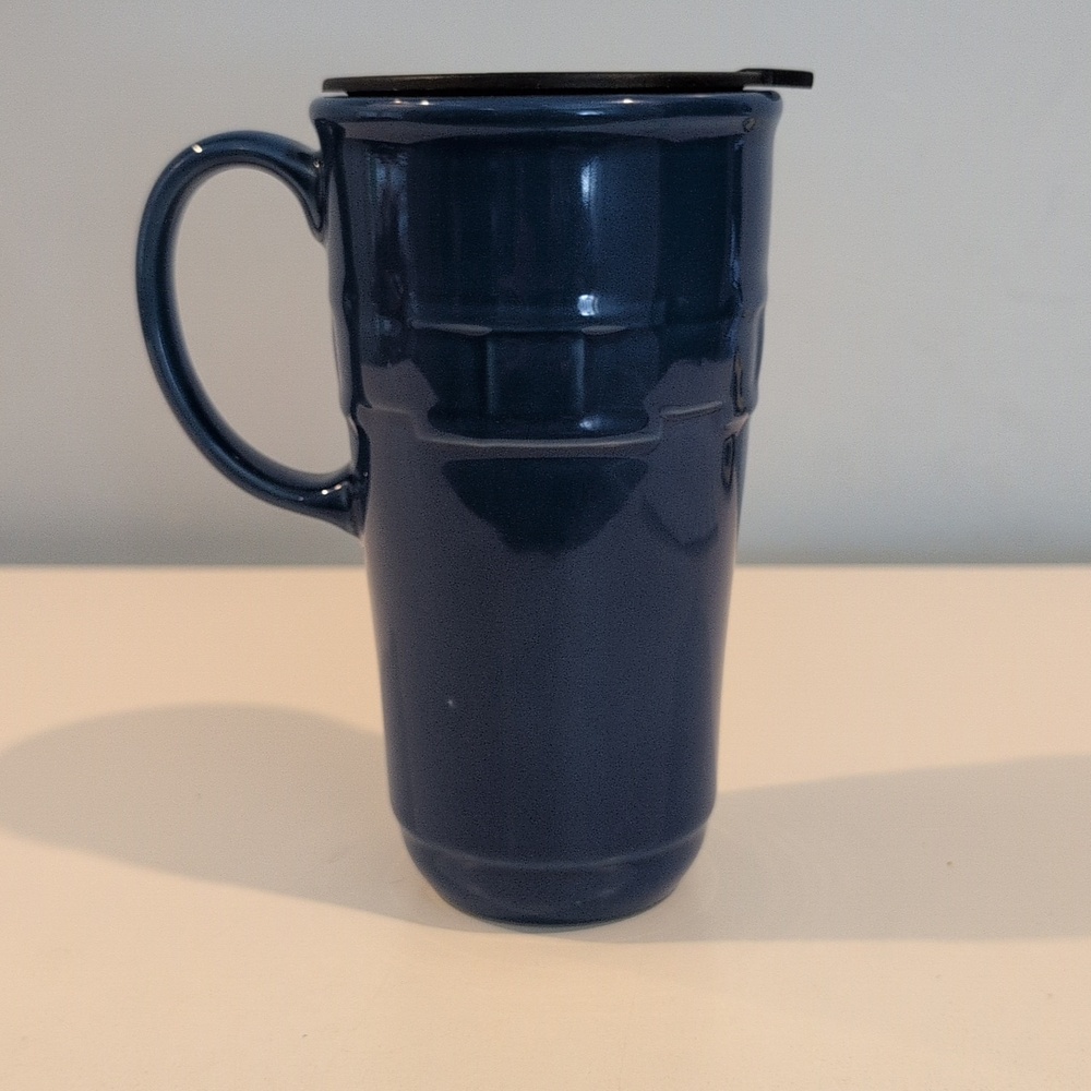 Longaberger Ceramic Woven Traditions Cornflower Blue Travel Mug With Lid - Picture 3 of 16